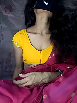 Snapshot of priyastrip314 chatting on December 16, 2025, 5:50 pm priyastrip314 online show from December 16, 2025, 5:50 pm