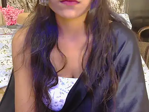 Snapshot of hoty-priya chatting on October 16, 2025, 6:10 am hoty-priya online show from October 16, 2025, 6:10 am