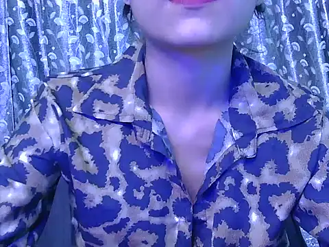 Snapshot of hoty-priya chatting on September 25, 2025, 5:13 am hoty-priya online show from September 25, 2025, 5:13 am