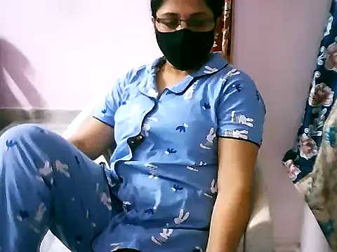 Snapshot of jannu6482 chatting on September 22, 2025, 12:44 pm jannu6482 online show from September 22, 2025, 12:44 pm