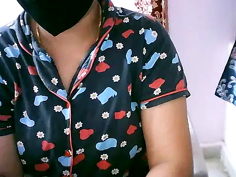 Snapshot of jannu6482 chatting on October 4, 2025, 1:12 pm jannu6482 online show from October 4, 2025, 1:12 pm