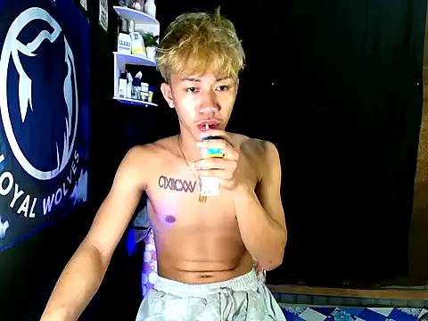 naughtyboyloy 0 online show from November 21, 2025, 5:23 pm