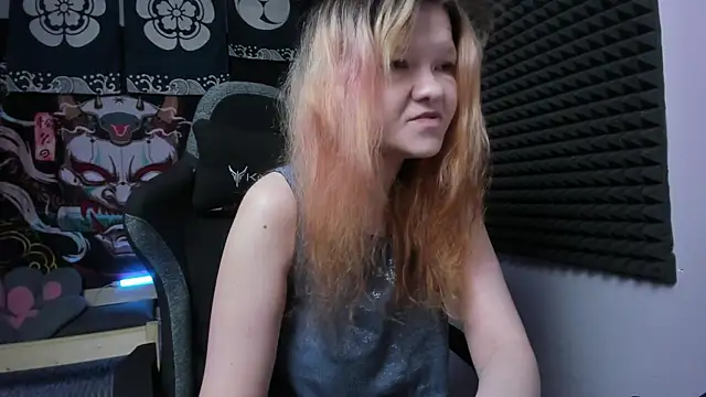 Nora lovvvv online show from September 23, 2025, 10:55 am