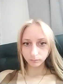 babyXlove online show from September 9, 2025, 7:29 am