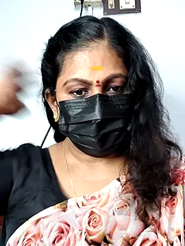 Snapshot of Sweetie_swetha37 chatting on October 18, 2025, 7:43 am Sweetie swetha37 online show from October 18, 2025, 7:43 am