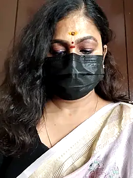 Snapshot of Sweetie_swetha37 chatting on September 28, 2025, 10:11 am Sweetie swetha37 online show from September 28, 2025, 10:11 am