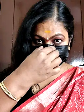 Snapshot of Sweetie_swetha37 chatting on October 18, 2025, 8:44 pm Sweetie swetha37 online show from October 18, 2025, 8:44 pm