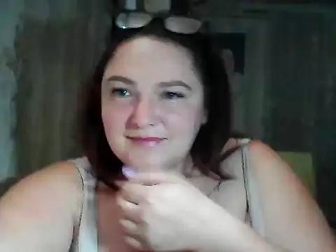 AngelQSky online show from October 19, 2025, 7:27 pm