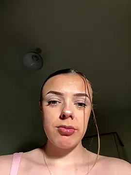 cutietootie02 online show from December 21, 2025, 11:38 pm