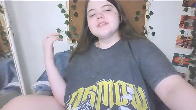 brattyprincessemma online show from September 20, 2025, 6:13 pm