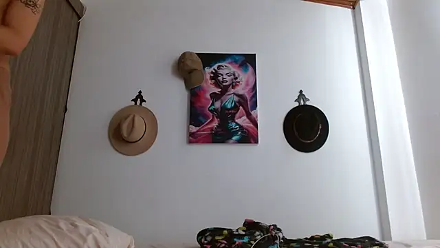 Snapshot of Crystal_Star_ chatting on February 12, 2026, 2:06 pm Crystal Star online show from February 12, 2026, 2:06 pm