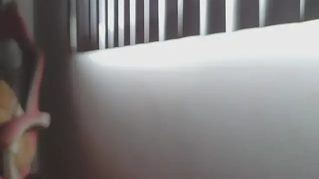 Crystal Star  online show from October 28, 2025, 1:21 pm