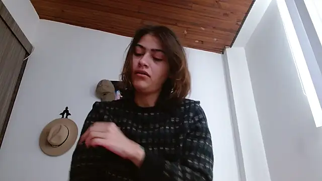 Snapshot of Crystal_Star_ chatting on February 19, 2026, 12:35 pm Crystal Star online show from February 19, 2026, 12:35 pm