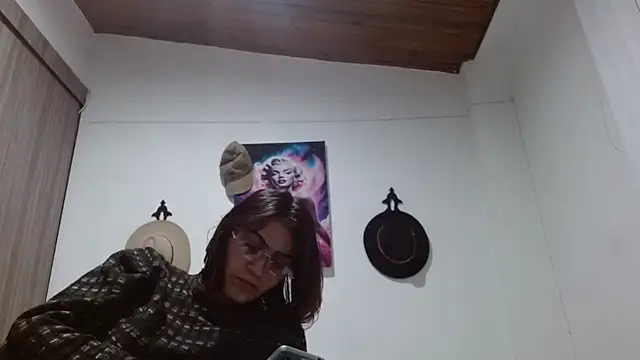 Snapshot of Crystal_Star_ chatting on March 1, 2026, 12:21 am Crystal Star online show from March 1, 2026, 12:21 am