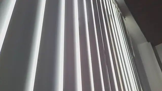 Crystal Star  online show from October 20, 2025, 1:22 pm