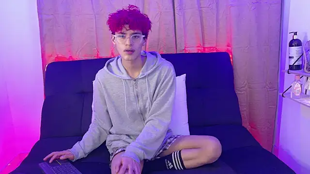 juliansexx online show from September 12, 2025, 7:19 am