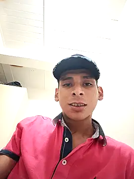 alex colombiano online show from October 15, 2025, 7:44 pm