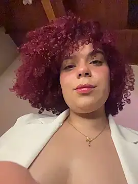 Enyagleam  online show from November 6, 2025, 3:32 am