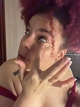 Enyagleam  online show from February 19, 2026, 2:52 am