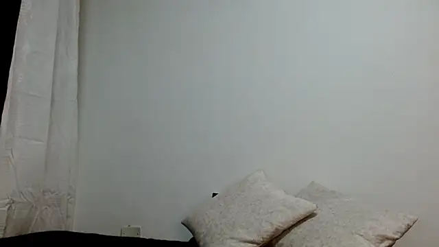 Snapshot of Gia_Lee chatting on September 23, 2025, 6:20 am Gia Lee online show from September 23, 2025, 6:20 am