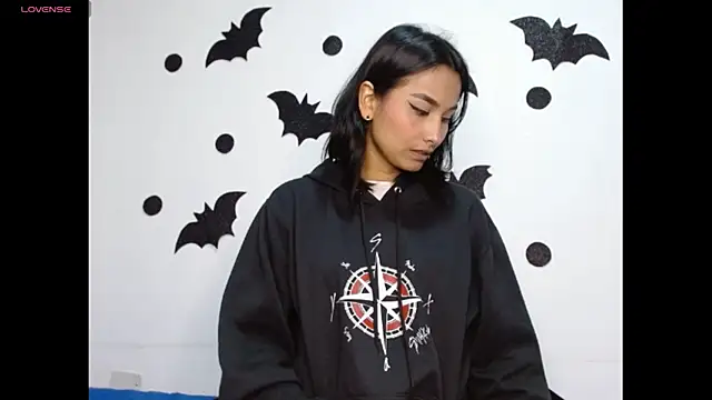 Snapshot of Gia_Lee chatting on October 28, 2025, 3:07 am Gia Lee online show from October 28, 2025, 3:07 am