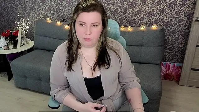 Lillit   online show from October 21, 2025, 8:41 pm