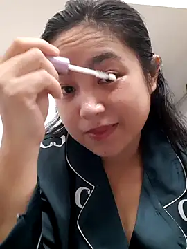 Snapshot of Minn-cute chatting on November 1, 2025, 3:35 am Minn-cute online show from November 1, 2025, 3:35 am