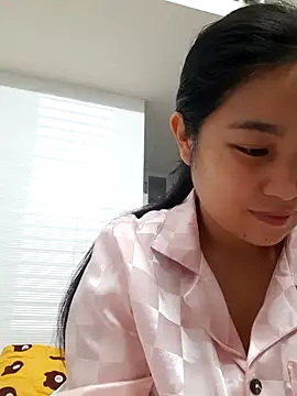 Snapshot of Minn-cute chatting on October 10, 2025, 4:46 am Minn-cute online show from October 10, 2025, 4:46 am