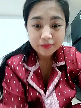 Snapshot of Minn-cute chatting on October 4, 2025, 6:59 am Minn-cute online show from October 4, 2025, 6:59 am