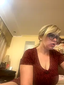 Crystal00Girl online show from September 27, 2025, 8:48 pm