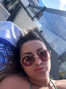 Snapshot of KayaAzur chatting on October 3, 2025, 8:16 am KayaAzur online show from October 3, 2025, 8:16 am