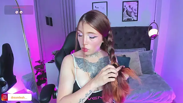 dreamleah  online show from November 6, 2025, 5:11 am