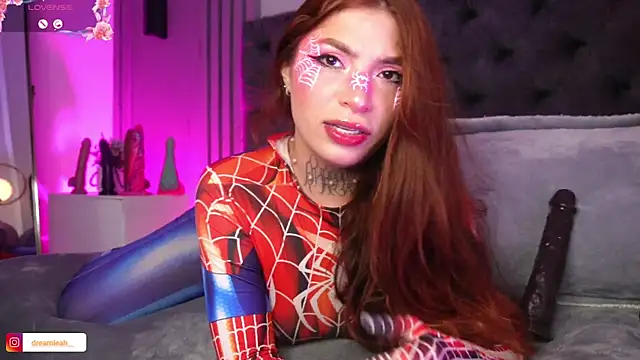 dreamleah  online show from December 21, 2025, 4:36 am