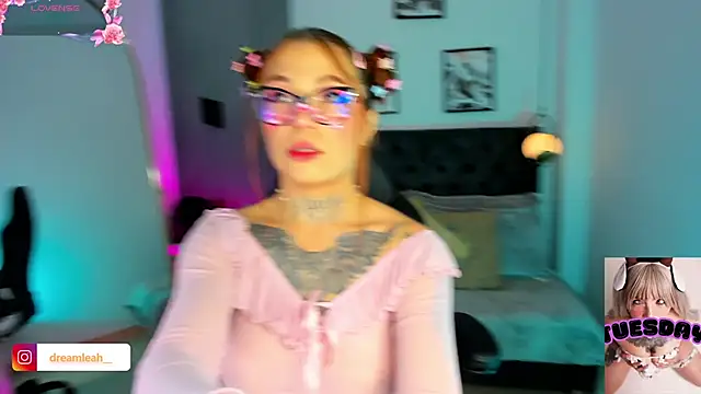 dreamleah  online show from January 19, 2026, 5:33 am