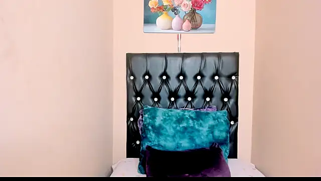 Snapshot of Toxicfantasy4u chatting on February 18, 2026, 4:25 pm Toxicfantasy4u online show from February 18, 2026, 4:25 pm