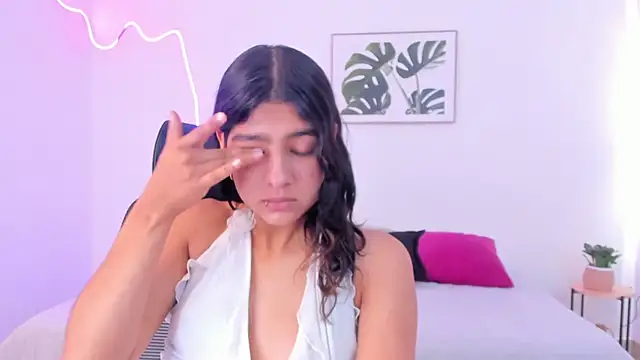 Snapshot of Cherrydollxx chatting on October 20, 2025, 12:06 pm Cherrydollxx online show from October 20, 2025, 12:06 pm