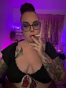 Snapshot of Miss_Lucifer6 chatting on July 18, 2026, 8:28 pm Miss Lucifer6 online show from July 18, 2026, 8:28 pm