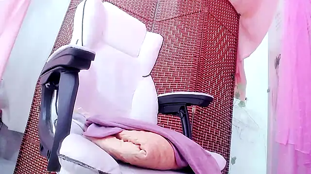 Snapshot of KateCondon chatting on September 30, 2025, 2:56 pm KateCondon online show from September 30, 2025, 2:56 pm