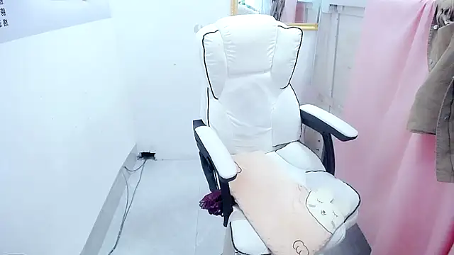 Snapshot of KateCondon chatting on October 20, 2025, 7:42 am KateCondon online show from October 20, 2025, 7:42 am