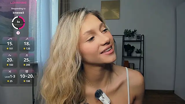 Snapshot of FaaBinaa chatting on October 2, 2025, 7:23 am FaaBinaa online show from October 2, 2025, 7:23 am