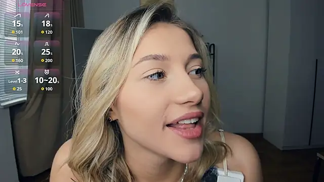 Snapshot of FaaBinaa chatting on October 17, 2025, 7:22 am FaaBinaa online show from October 17, 2025, 7:22 am