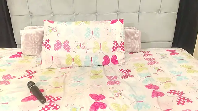 Sexylillybabe001 online show from October 5, 2025, 6:09 pm