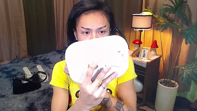 Snapshot of WILDROXIE chatting on September 22, 2025, 10:49 pm WILDROXIE online show from September 22, 2025, 10:49 pm