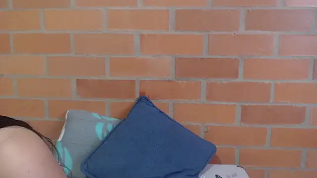 Montserrat Jay online show from May 15, 2026, 2:48 pm