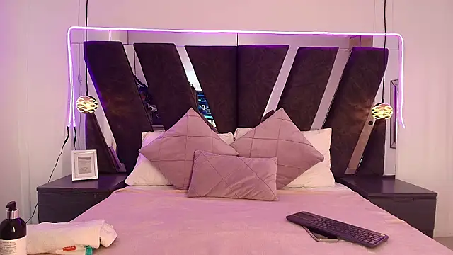 alehia cute online show from March 22, 2026, 7:59 pm