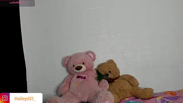 HaileyDuke online show from April 13, 2026, 12:25 am