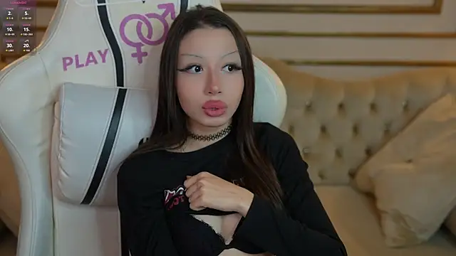 Snapshot of Naomi_054 chatting on September 24, 2025, 10:22 am Naomi 054 online show from September 24, 2025, 10:22 am