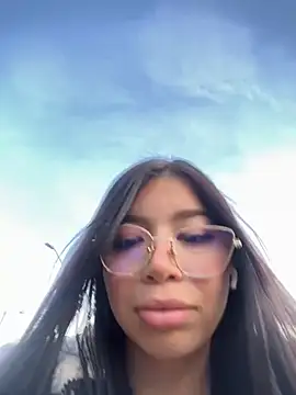 Maddy Piink online show from November 7, 2025, 9:52 pm