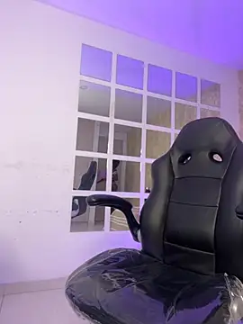 Snapshot of MorenaLush_Eup chatting on November 28, 2025, 3:17 am MorenaLush Eup online show from November 28, 2025, 3:17 am