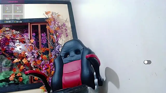 Snapshot of Juliette_Miel chatting on September 18, 2025, 3:09 am Juliette Miel online show from September 18, 2025, 3:09 am